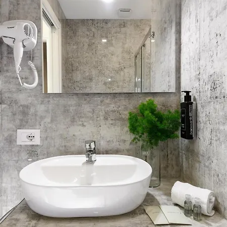 Tolu Relais * Roma